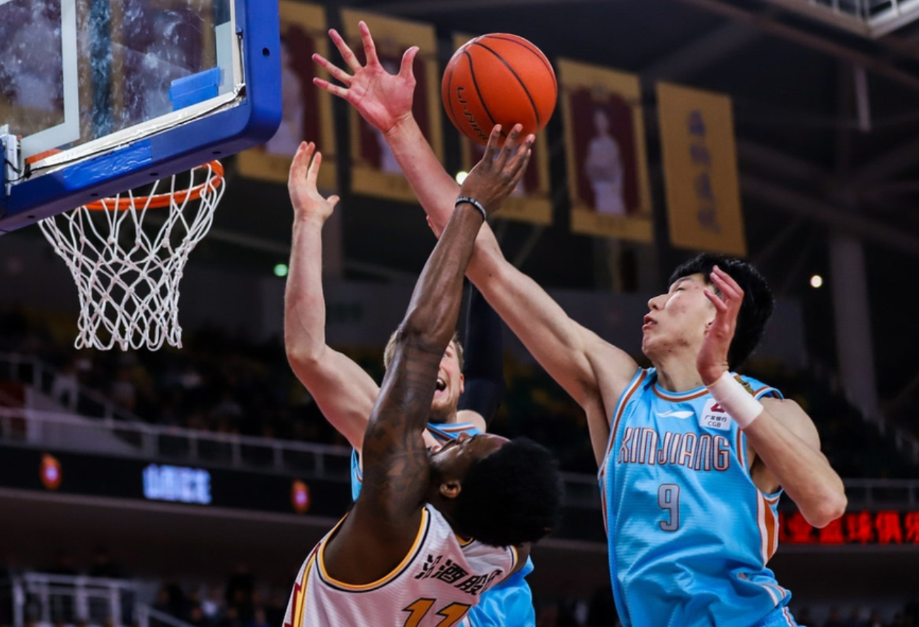 巴塞罗那发布备战花絮；赛前更衣室发声；CBA常规赛任务艰巨；细节决定成败